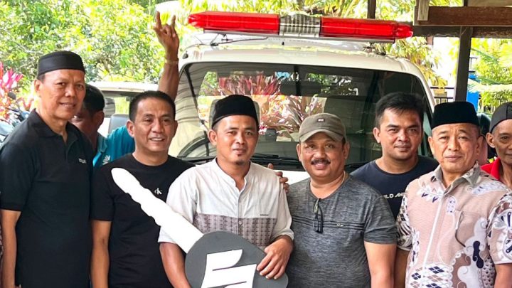 CEO BHI Serahkan Bantuan Mobil Ambulance Gratis ke Warga Enrekang CEO BHI