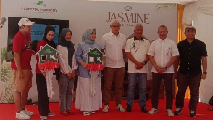 Semakin Diminati, Bukit Baruga Lakukan Serah Terima Kunci Rumah Puluhan Unit bukit baruga makassar