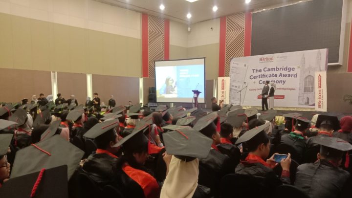 Selamat! Ratusan Siswa Briton Peroleh Sertifikat Kemampuan Bahasa Inggris dari Cambridge briton english education