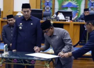 DPRD Pangkep Gelar Rapat Paripurna Penandatanganan Persetujuan Bersama Kebijakan Umum APBD 2025