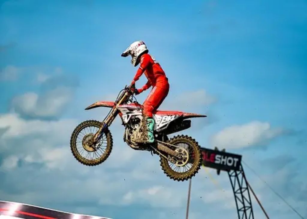 Crosser Binaan Astra Honda Delvintor Alfarizi Berhasil Raih Poin Perdana di MXGP