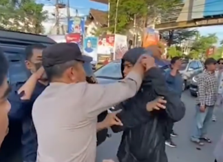 Sambut Presiden Jokowi, Pengunjuk Rasa Nyaris Adu Jotos dengan Polisi