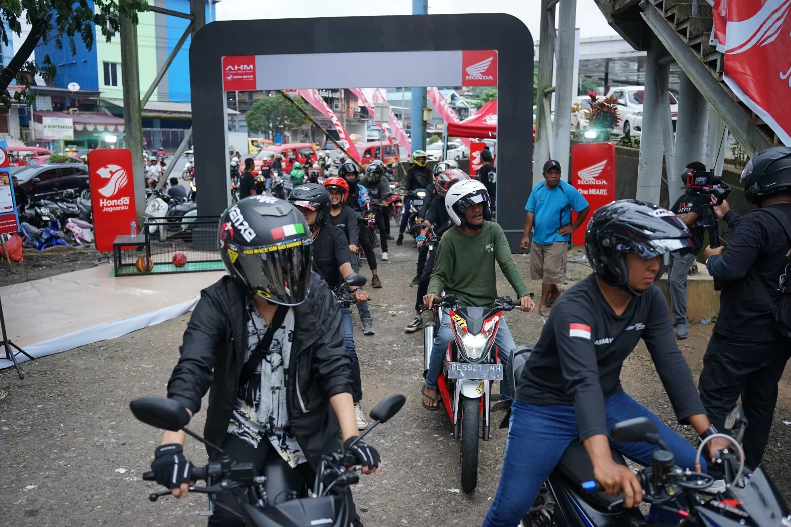 80 Bikers Honda di Ambon Ikuti Rolling City