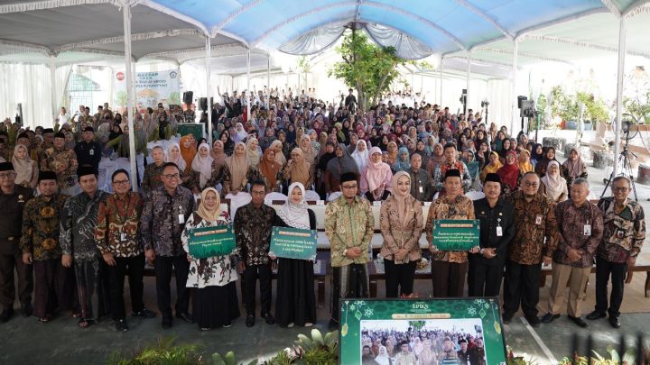 OJK Resmikan EPIKS di Pondok Pesantren Minhaajurrosyidiin, Perkuat Ekosistem Ekonomi Syariah DKI Jak