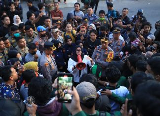 Andi Ina Temui Ribuan Mahasiswa, Siap Kawal Aspirasi Menolak RUU Pilkada