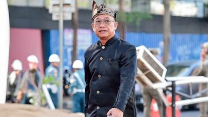 Upacara HUT RI ke-79, Dirut PDAM Makassar Beni Iskandar Kenakan Pakaian Adat Bugis-Makassar dirut pdam makassar