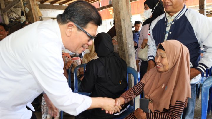 Kampanye di Enrekang, Azhar Arsyad Temui Petani Bawang di Bawah Kolong Rumah azhar arsyad