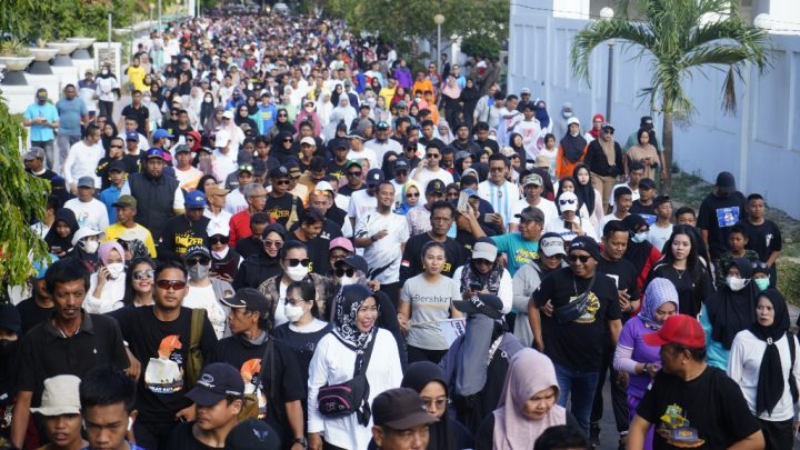 Ribuan Warga Antusias Jalan Sehat Anti Mager Bersama Andalan Hati Calon Gubernur
