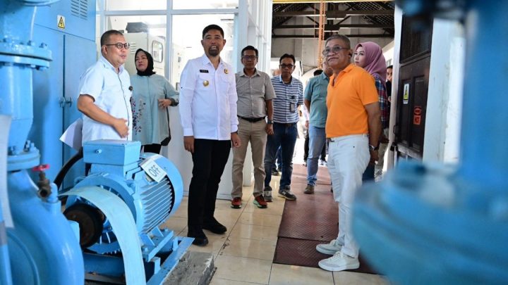 Pjs Wali Kota Kunjungi PDAM Kota Makassar, Tinjau Pelayanan Air Bersih di Tengah Musim Kemarau pjs wali kota makassar