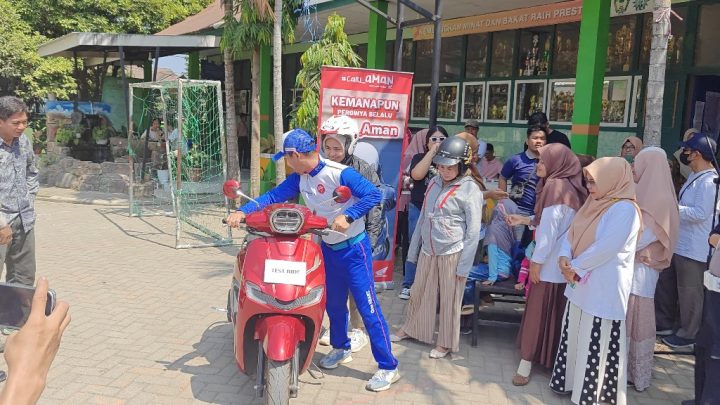 Astra Motor Sulawesi Selatan Sambangi SMP di Limbung Tanamkan #Cari_Aman Sejak Dini SMP limbung