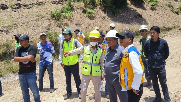 Tinjau Pengerjaan Saluran