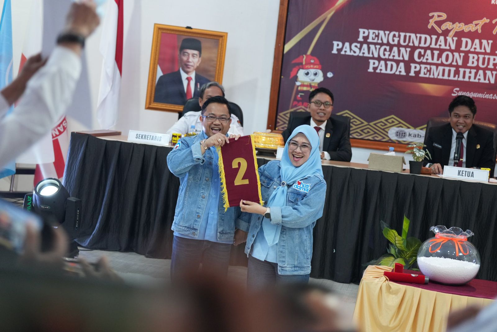 Husniah-Darmawangsyah Dapat Nomor Urut 2 di Pilkada Gowa, Simbol Kemenangan