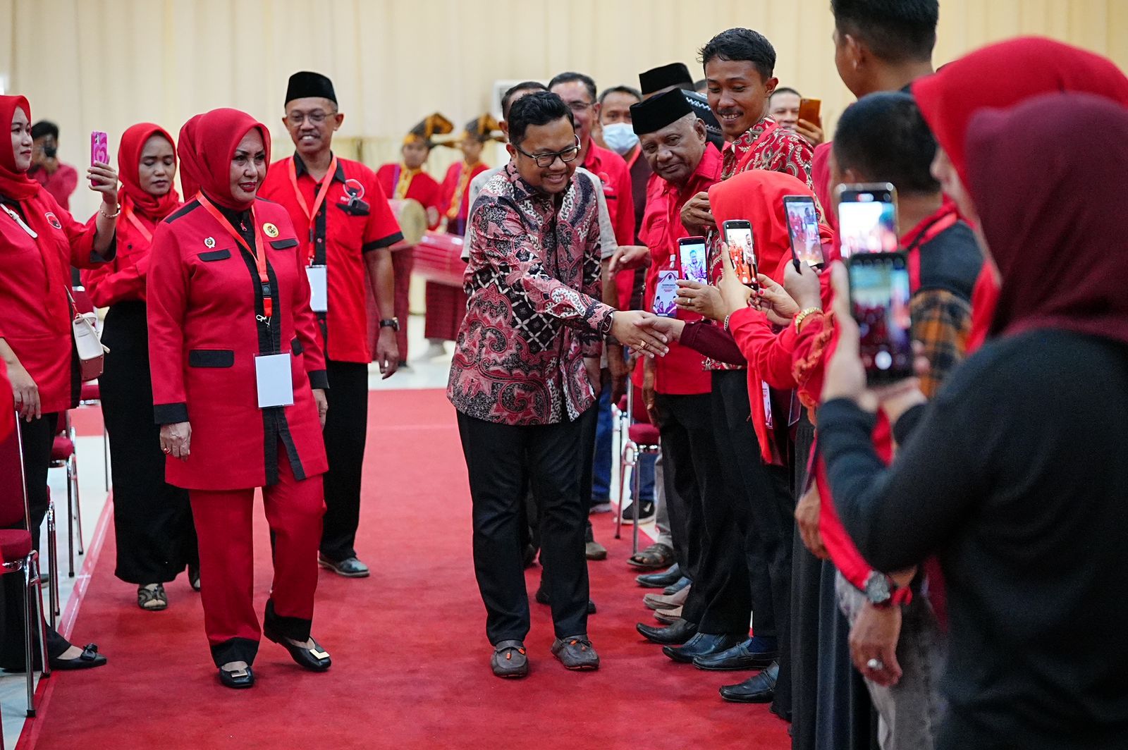 Hadiri Rakercabsus PDIP, Darmawangsyah Paparkan Visi Misi Gowa Lebih Maju dan Berkelanjutan