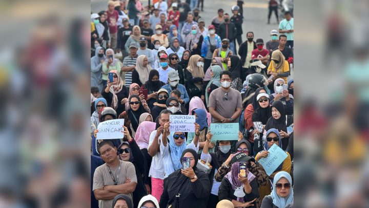 Ratusan Warga Palopo Gelar Aksi Unjuk Rasa Imbas Pemilihan Ketua RT-RW Jelang Pilkada palopo