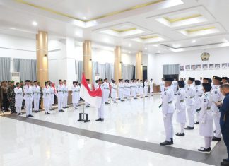 Kukuhkan 70 Paskibraka Gowa, Bupati Adnan Harap Sukses Kibarkan Bendera pada HUT Ke-79 RI