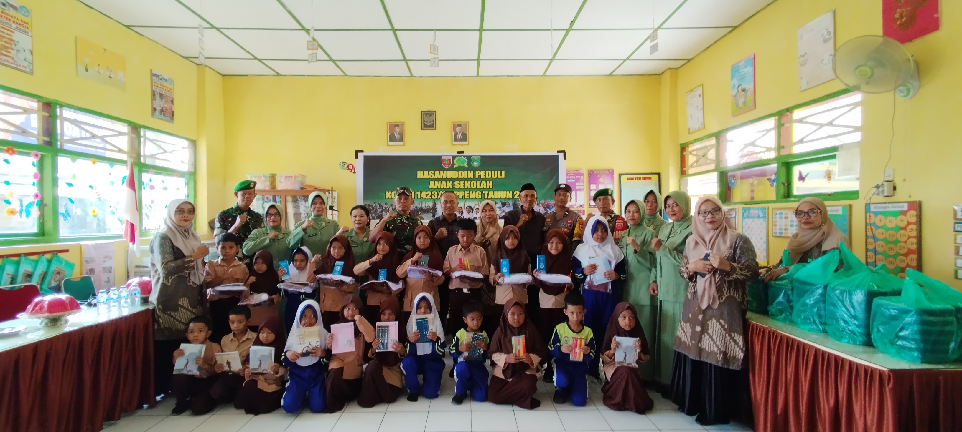 Jelang Hut TNI ke 79, Kodim 1423 Soppeng Gelar Makan Gratis di SDN 22 Jarae Soppeng