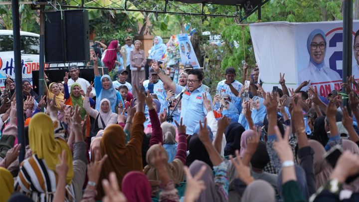 Kunjungi Desa Penghasil Batu Merah, Husniah - Darmawangsyah Bakal Bantu Modal Usaha Desa Penghasil Batu Merah