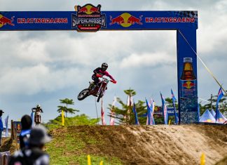 Seri Ketiga Kratingdaeng Supercrosser 2024 Dirtwar Energy Digelar di GOR Sudiang Makassar