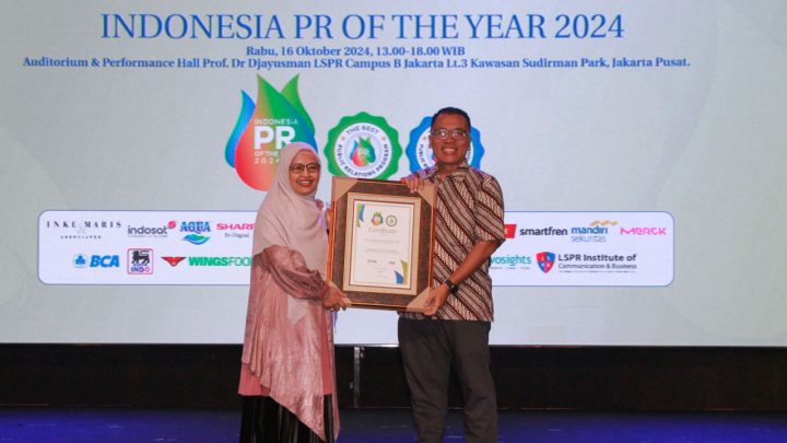 Program Teman UMKM dari Smartfren Raih Penghargaan PR of the Year Tahun 2024 Teman UMKM