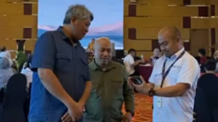 Kepala Dinas Pariwisata Makassar Buka Sosialisasi Gerakan Nasional Budaya Sensor Mandiri kepala dinas pariwisata makassar