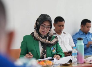 Bukan Perempuan 'Kaleng-kaleng', Selangkah Lagi Husniah Sandang Gelar Doktor Manajemen