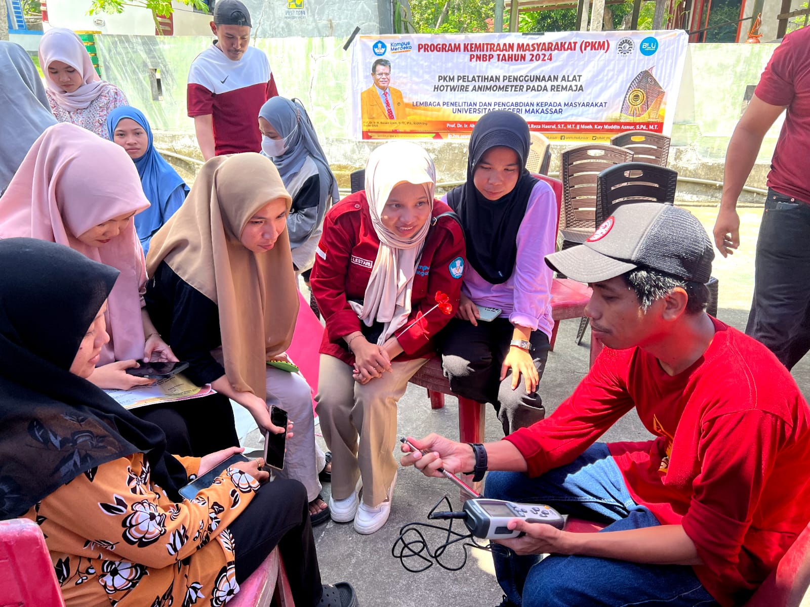 Jurusan PTSP Fakultas Teknik UNM Sukses Gelar Pelatihan Penggunaan Alat Hotwire Anemometer di Majene