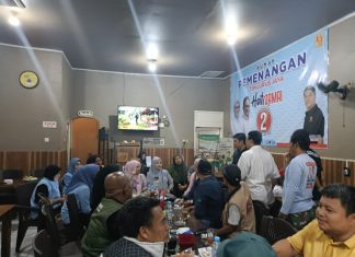 Ngopi di Warkop Pallangga, Husniah Talenrang Terima Aspirasi Warga