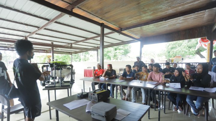 Belum Terpilih, Paslon Dokter Ulfah - MHG Sudah Wujudkan Pelatihan Pilot Drone Robotik Pertanian Demi Kemajuan Hasil Panen Petani dokter ulfah mhg
