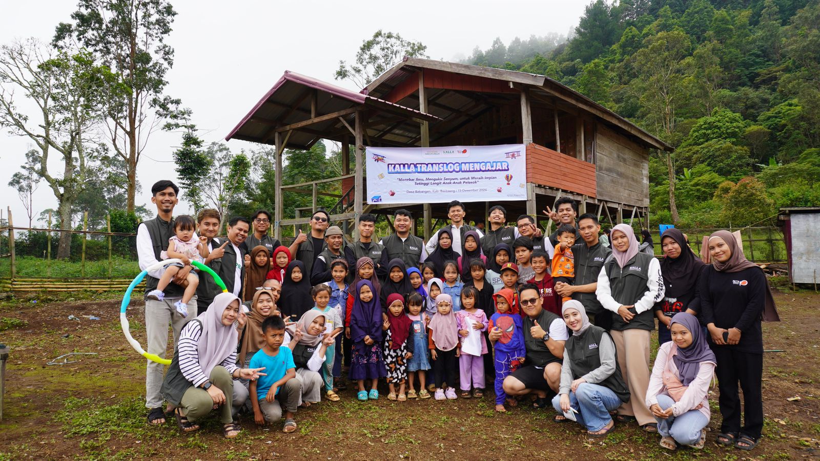 Kalla Translog Gelar Aksi CSR Mengajar dam Berbagi di Desa Babangen, Bantaeng