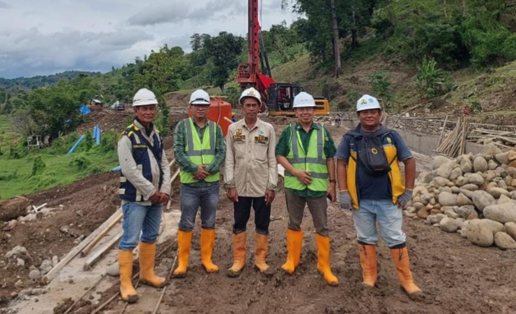 Ketua Komisi II DPRD Jeneponto Tinjau Progres Perbaikan Saluran Irigasi Kelara