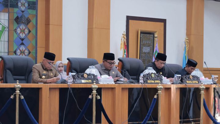 DPRD Pangkep Gelar Rapat Paripurna Penyerahan Naskah Ranperda APBD 2025 dprd pangkep