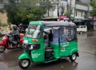 Bajaj di Makassar: Transportasi Alternatif yang Semakin Diminati