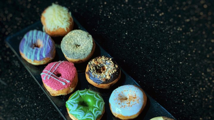 Intip Promo Donat dan Hampers Akhir Tahun di Aston Makassar promo akhir tahun aston