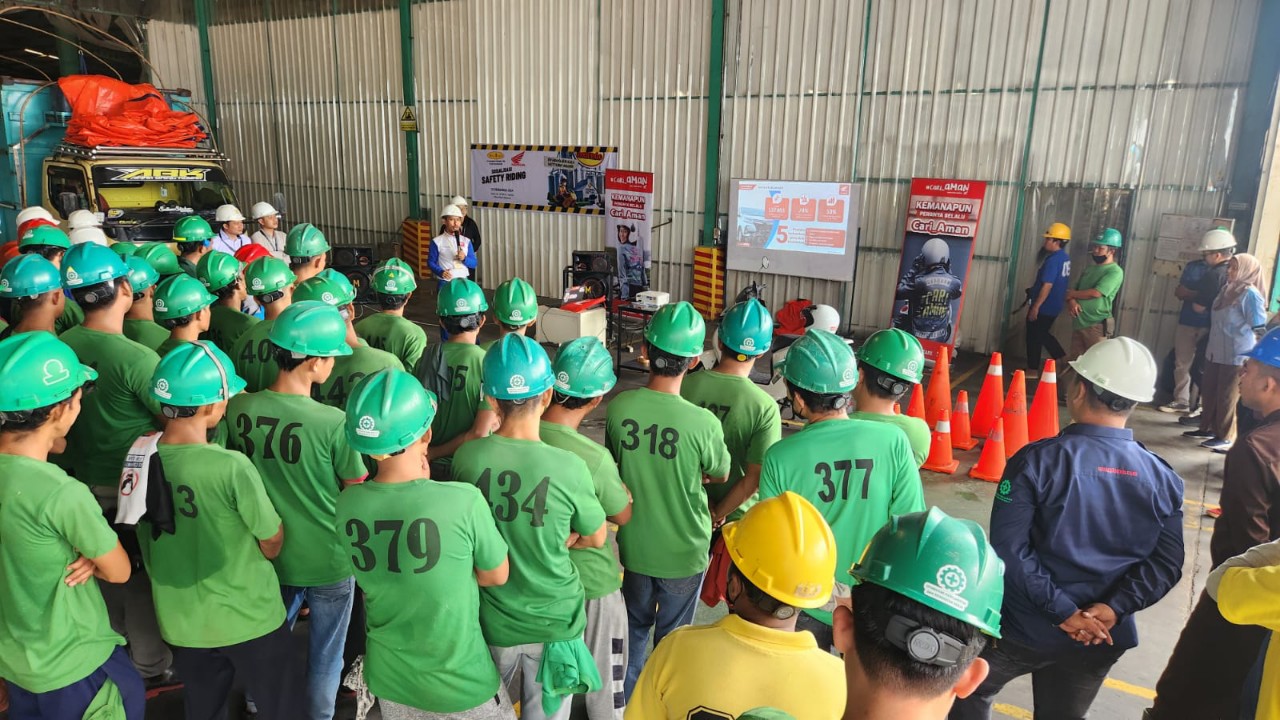 Asmo Sulsel Gencar Berikan Edukasi Keselamatan Berkendara Kepada Pelajar dan Pekerja