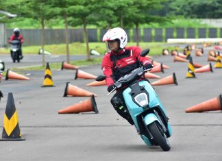 Mau Aman Saat Berkendara Motor di Jalan? Simak Tips Ala Astra Motor Sulsel Berikut Ini