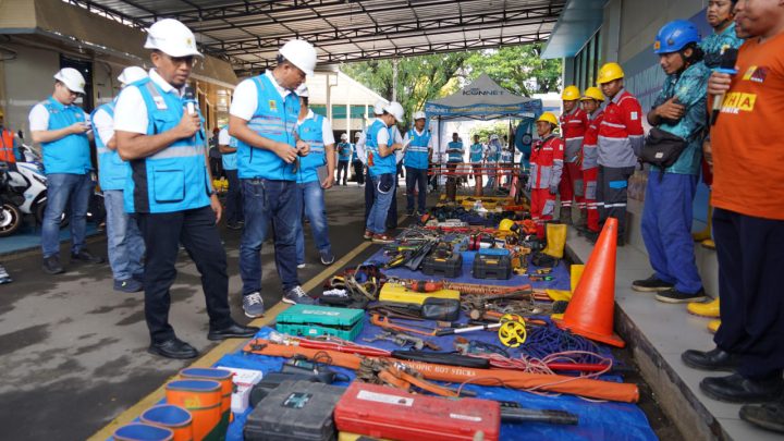 Pastikan Keandalan Listrik Nataru, PLN UID Sulselrabar Gelar Apel Siaga Kelistrikan pln uid sulselbar