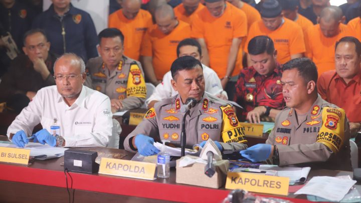 Kapolda Sulsel Bersama Kapolres Gowa dan Kepala BI Pimpin Konferensi Pers Kasus Uang Palsu Kapolda Sulsel