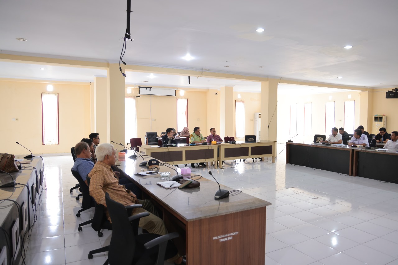 Rapat Kerja Komisi 3 DPRD Pangkep dengan Dinas Lingkungan Hidup Bahas Pengelolaan Sampah dan Pendapatan Daerah