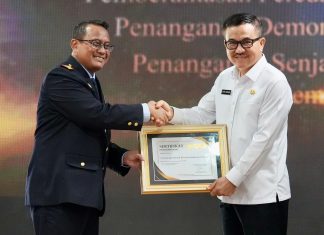Hari Pabean Internasional, Sekprov Sulsel Terima Penghargaan dari DJBC Sulbagsel