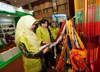 Dekranasda Sulsel Tampilkan Produk Unggulan di INACRAFT 2025 di Jakarta
