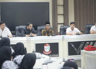 Mengadu ke DPRD Makassar, Guru Terpaksa Mengemis Haknya