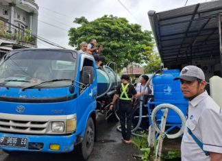 Respon Cepat Terhadap Bencana Banjir, PDAM Kota Makassar Salurkan Air Bersih ke Korban Terdampak