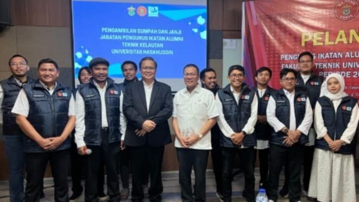 Ketum IKATEK Unhas Sapri Pamulu Lantik Pengurus IKA Teknik Kelautan UH ikatek unhas