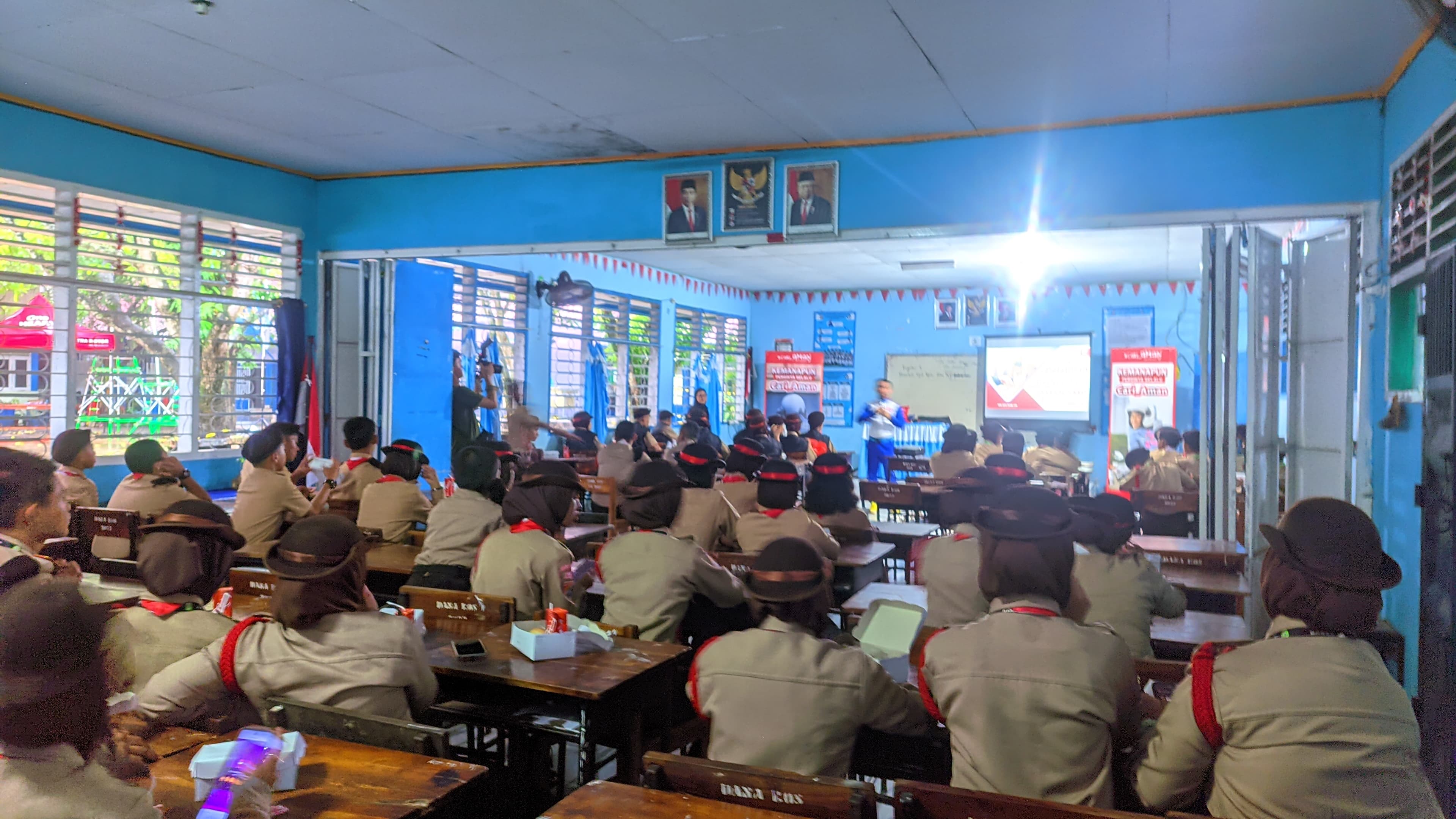 Asmo Sulsel Kampanyekan Safety Riding #Cari_Aman di SMP Negeri 17 Makassar