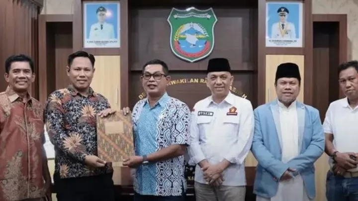 Ketua dan Wakil Ketua DPRD Pangkep Terima Kunjungan KPU ketua dprd pangkep