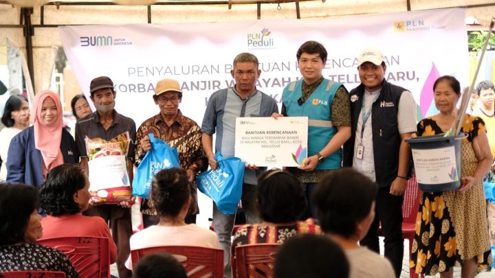 Dukung Upaya Pengentasan Kemiskinan, PLN IP UBP Tello Salurkan Bantuan Sembako Pada Korban Banjir pln ip ubp tello