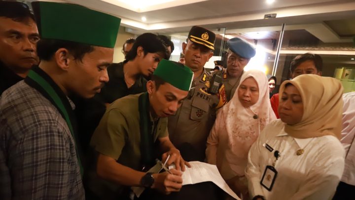 HMI Gowa Raya Salurkan Aspirasi ke DPRD Sulsel, Sorot Isu Nasional dan Lokal hmi gowa raya