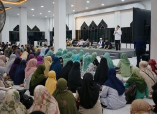 Wali Kota Munafri Buka Puasa Bersama Jemaah Masjid Al-Markaz
