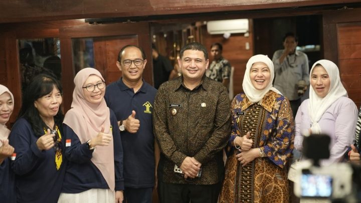 Appi-Aliyah Kompak Jamu Makan Malam Rombongan Kementerian Hukum RI di Atas Kapal Pinisi appi aliyah