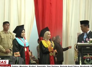 Amran Sulaiman Bagikan Beasiswa untuk Wisudawan Berstatus Yatim Piatu di Unhas